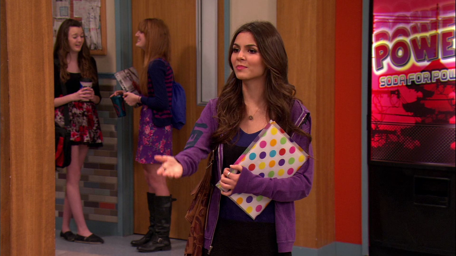 Victorious_S02E03_IceCreamForKe_ha_VJBR_1963.jpg