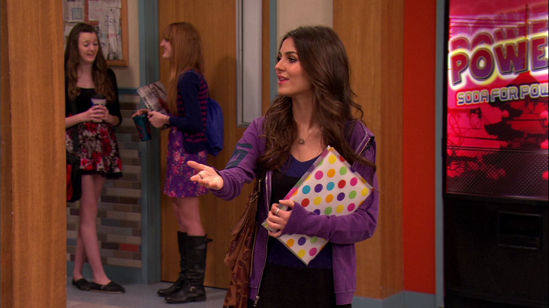 Victorious_S02E03_IceCreamForKe_ha_VJBR_1964.jpg