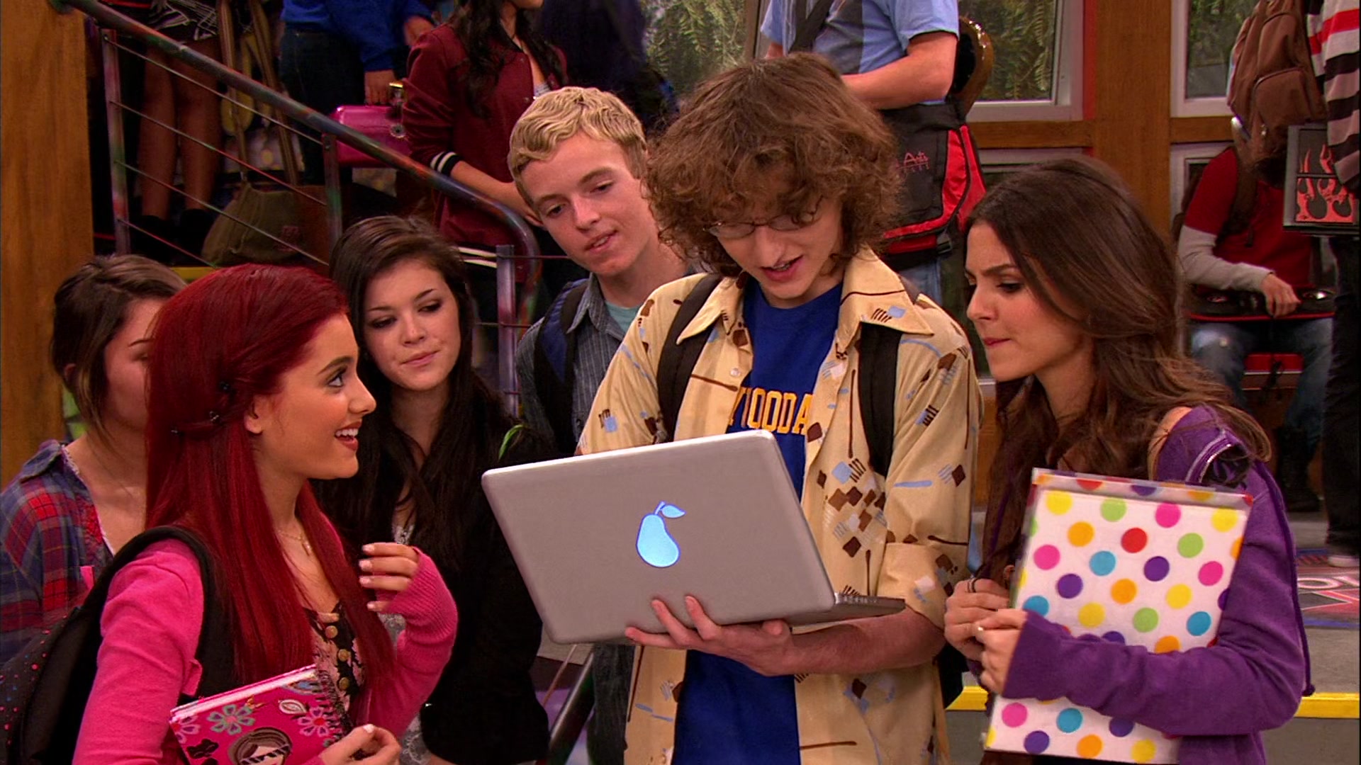 Victorious_S02E03_IceCreamForKe_ha_VJBR_1992.jpg