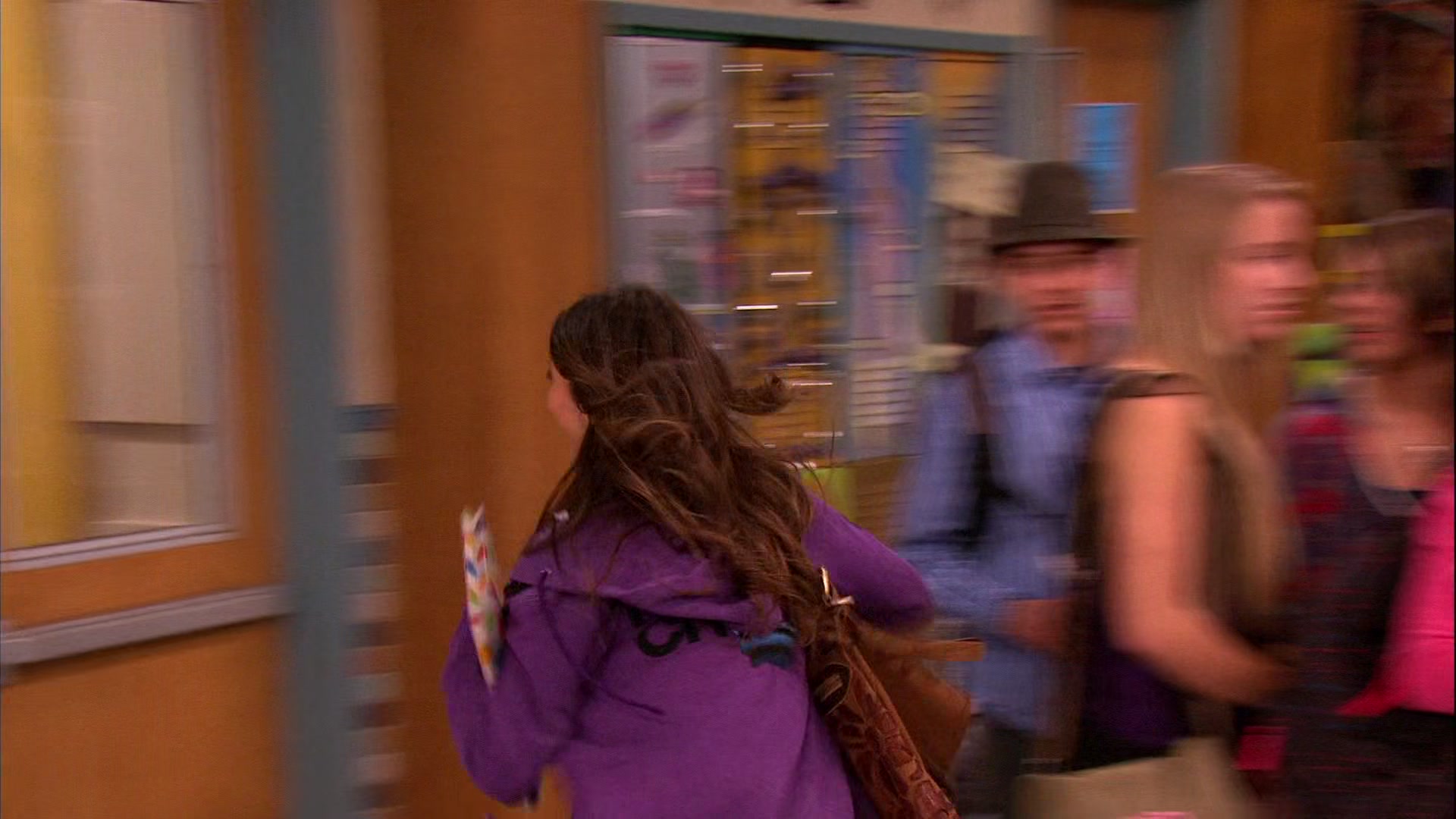 Victorious_S02E03_IceCreamForKe_ha_VJBR_2049.jpg