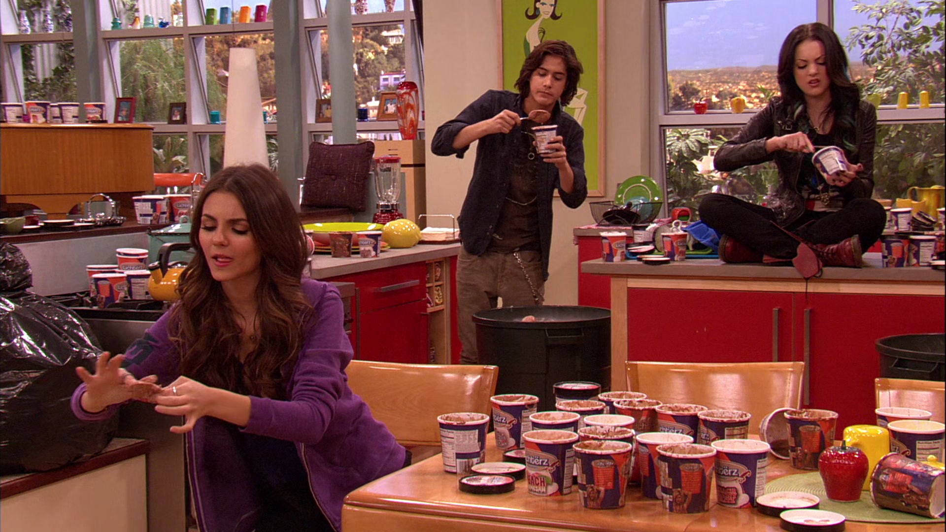 Victorious_S02E03_IceCreamForKe_ha_VJBR_2090.jpg