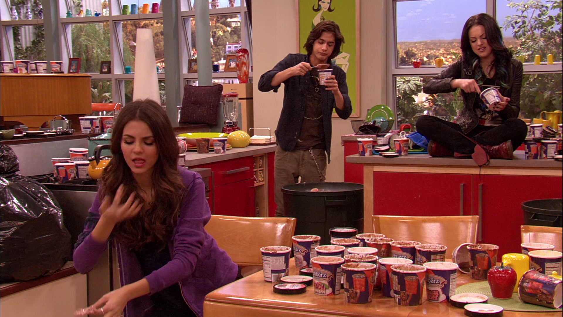 Victorious_S02E03_IceCreamForKe_ha_VJBR_2092.jpg