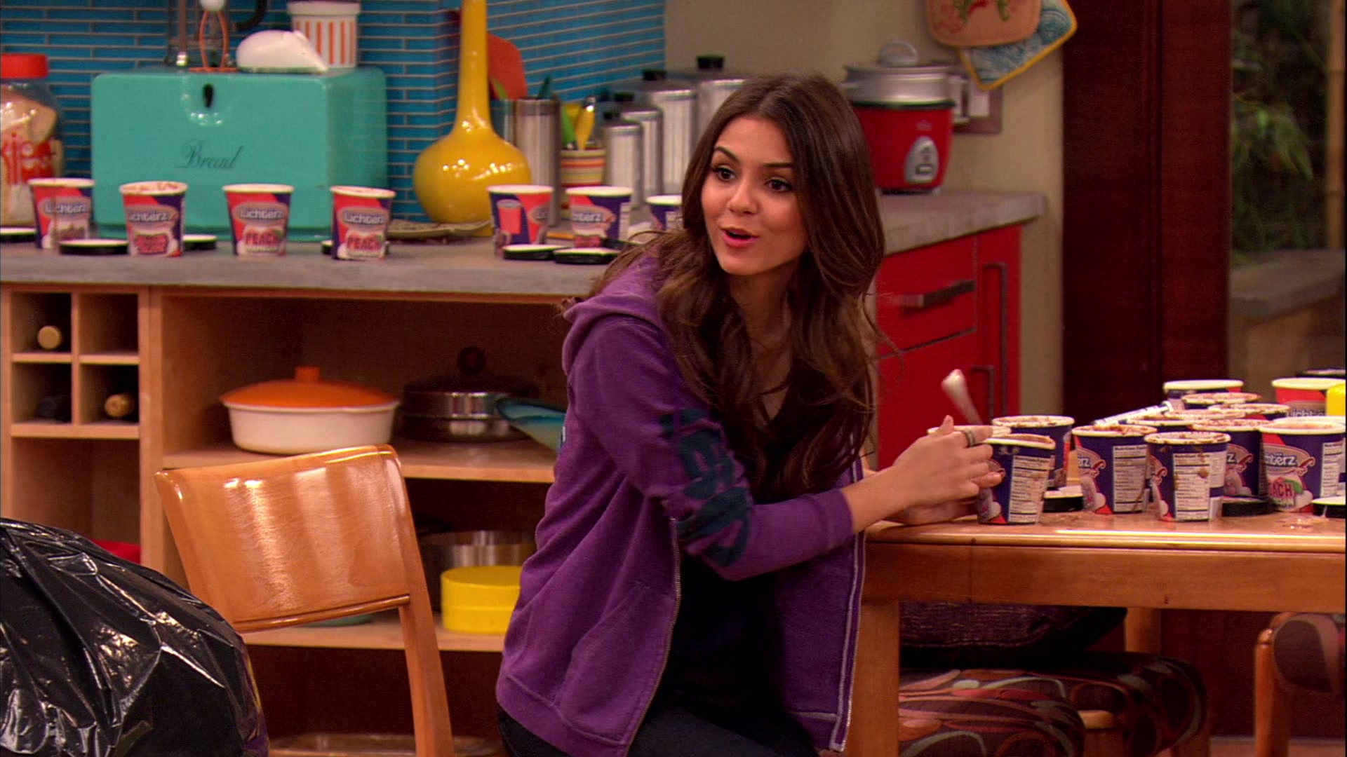 Victorious_S02E03_IceCreamForKe_ha_VJBR_2105.jpg