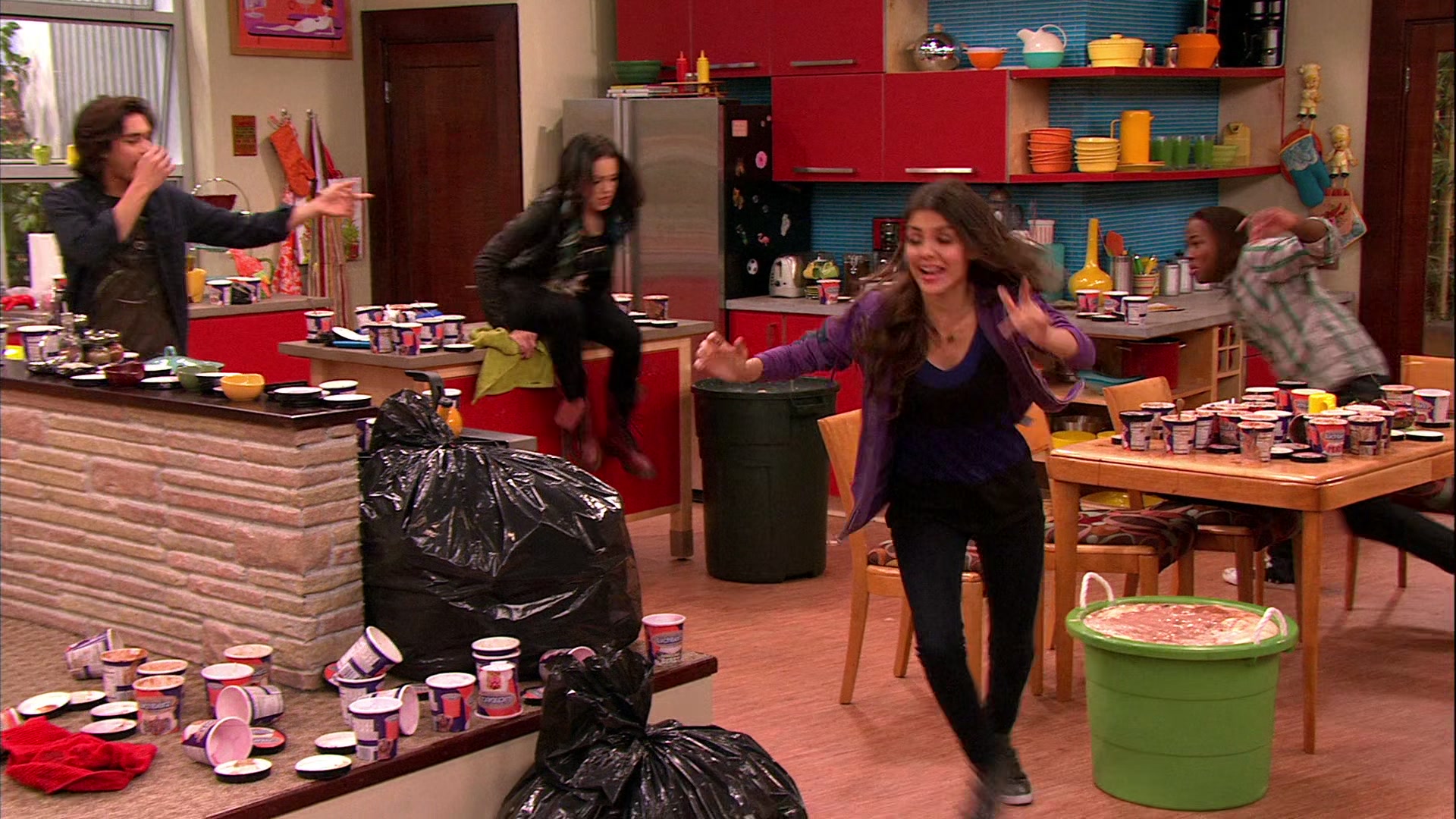 Victorious_S02E03_IceCreamForKe_ha_VJBR_2138.jpg