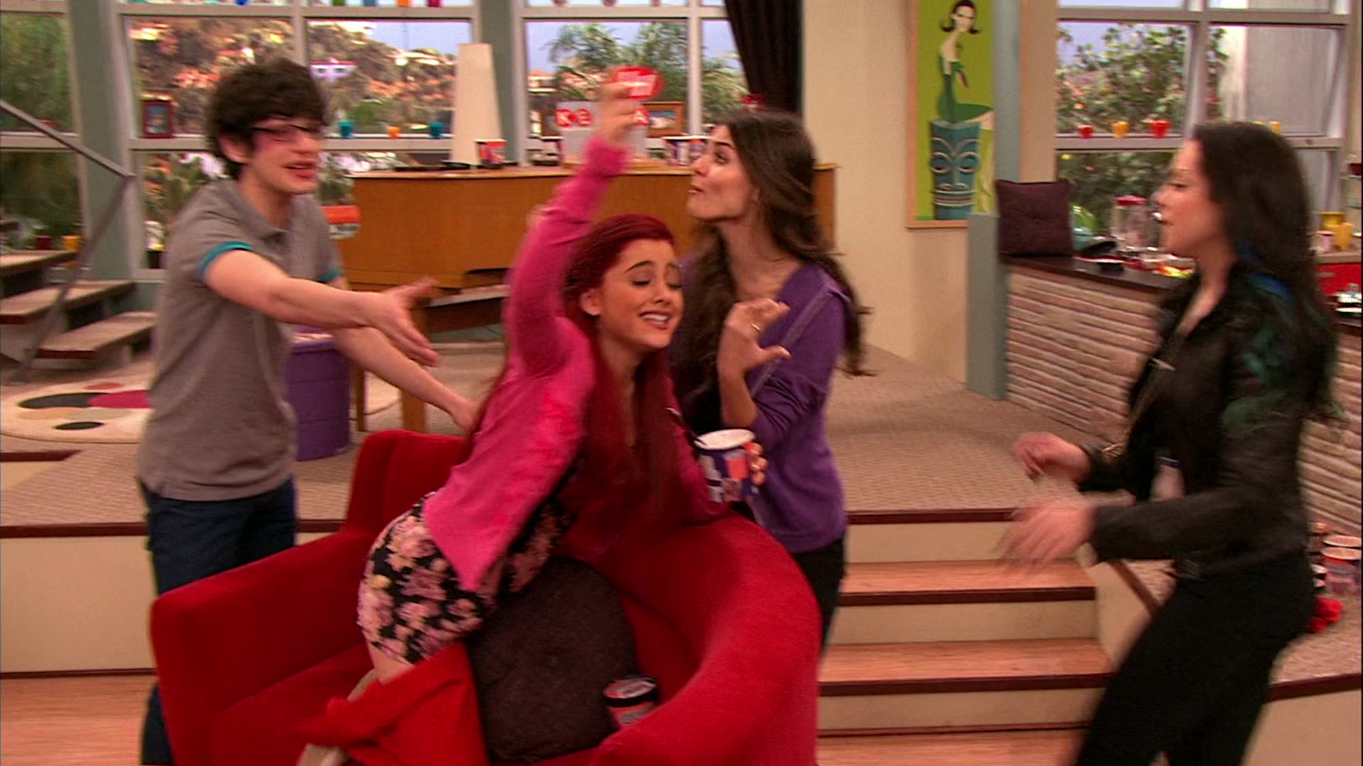 Victorious_S02E03_IceCreamForKe_ha_VJBR_2143.jpg