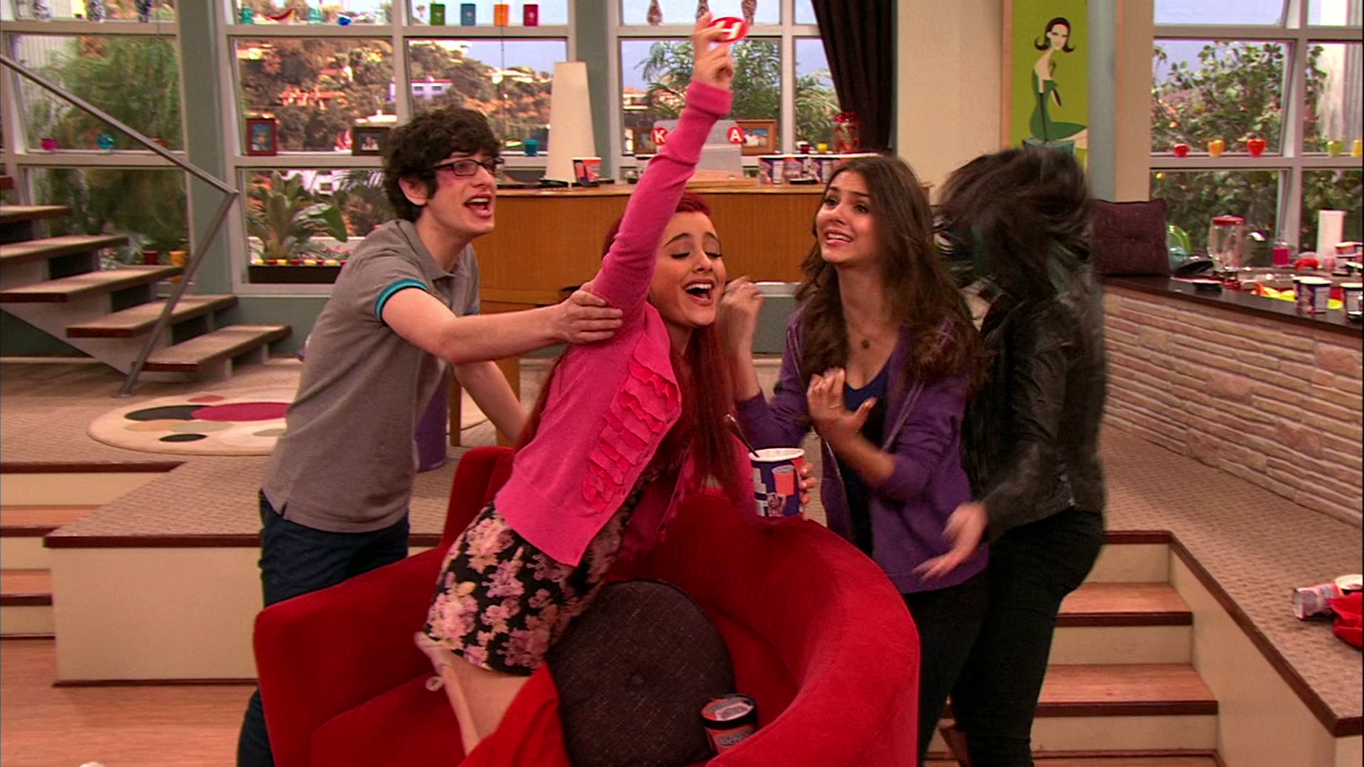 Victorious_S02E03_IceCreamForKe_ha_VJBR_2144.jpg