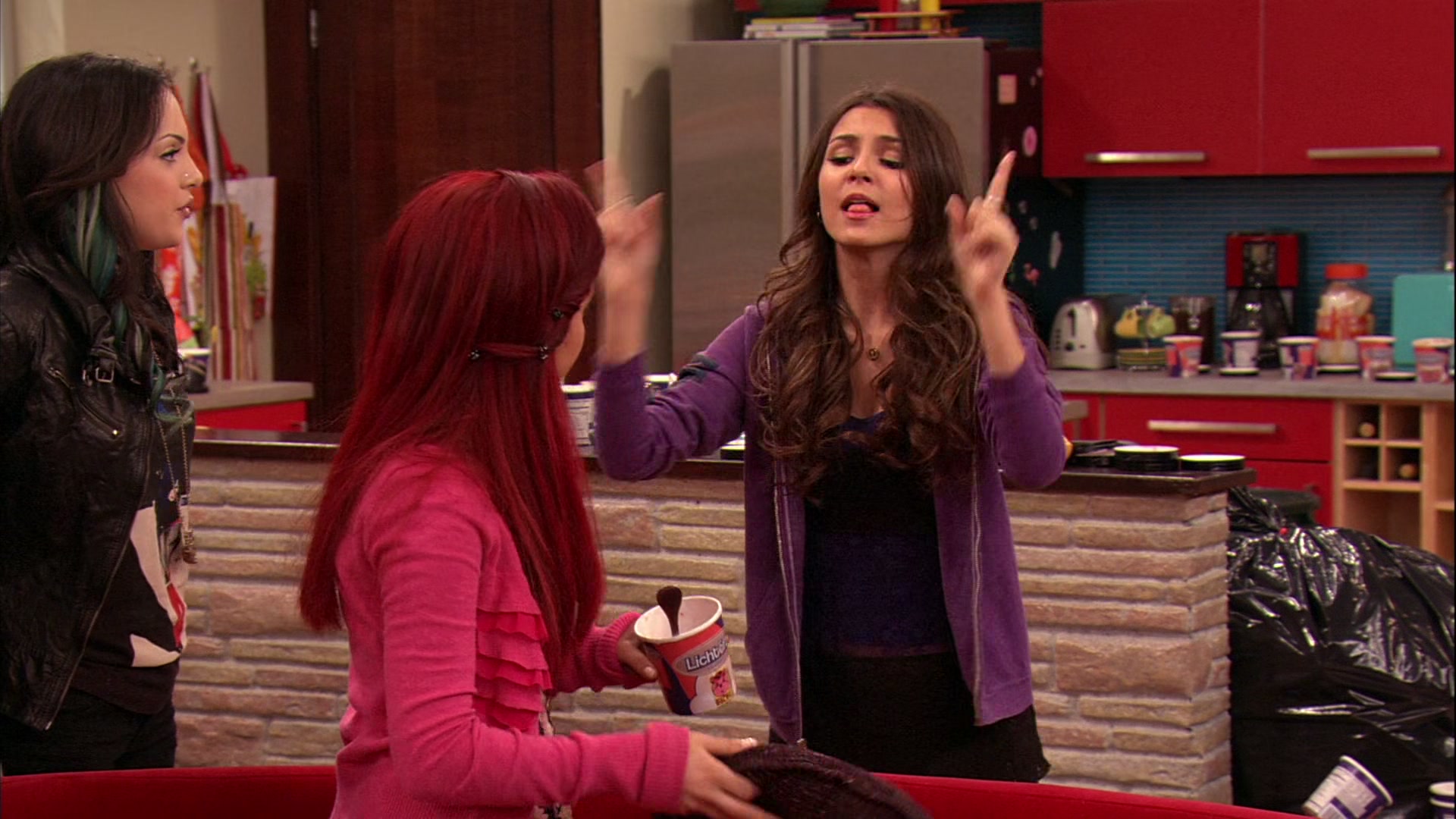 Victorious_S02E03_IceCreamForKe_ha_VJBR_2183.jpg