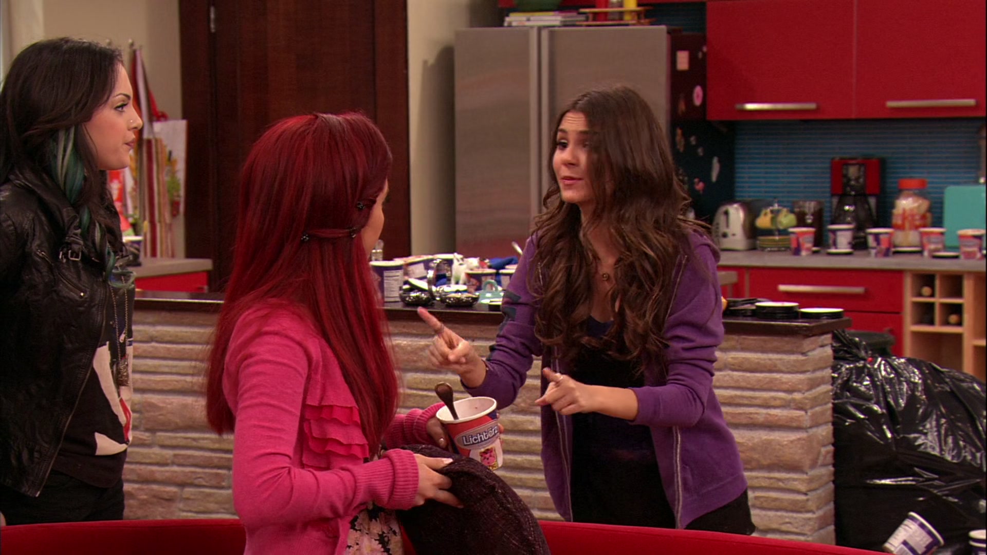 Victorious_S02E03_IceCreamForKe_ha_VJBR_2185.jpg