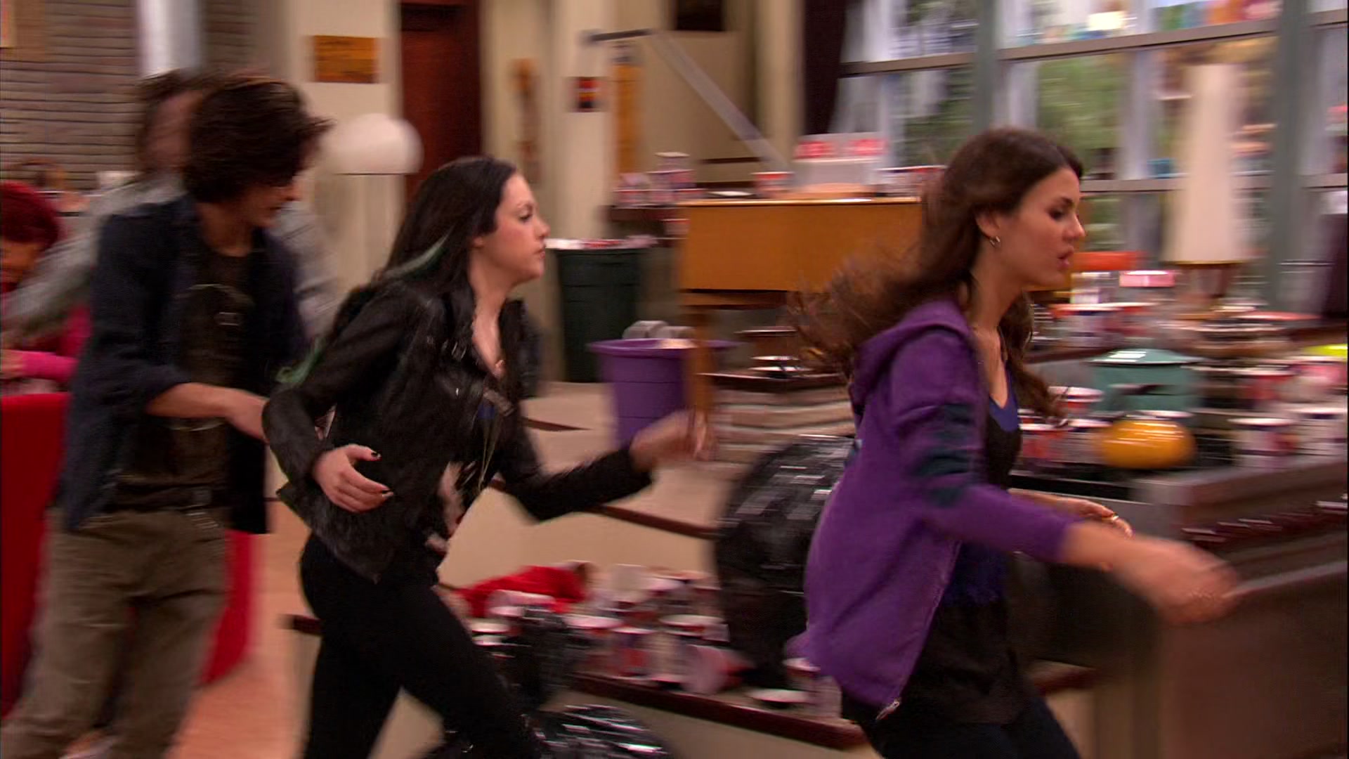 Victorious_S02E03_IceCreamForKe_ha_VJBR_2192.jpg