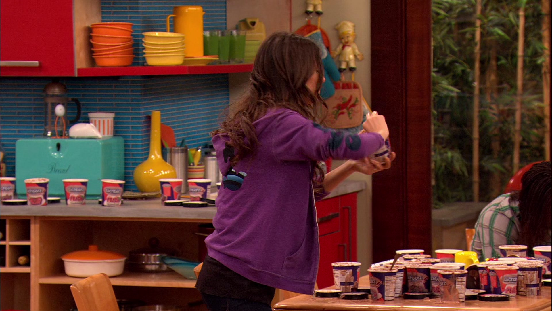 Victorious_S02E03_IceCreamForKe_ha_VJBR_2204.jpg