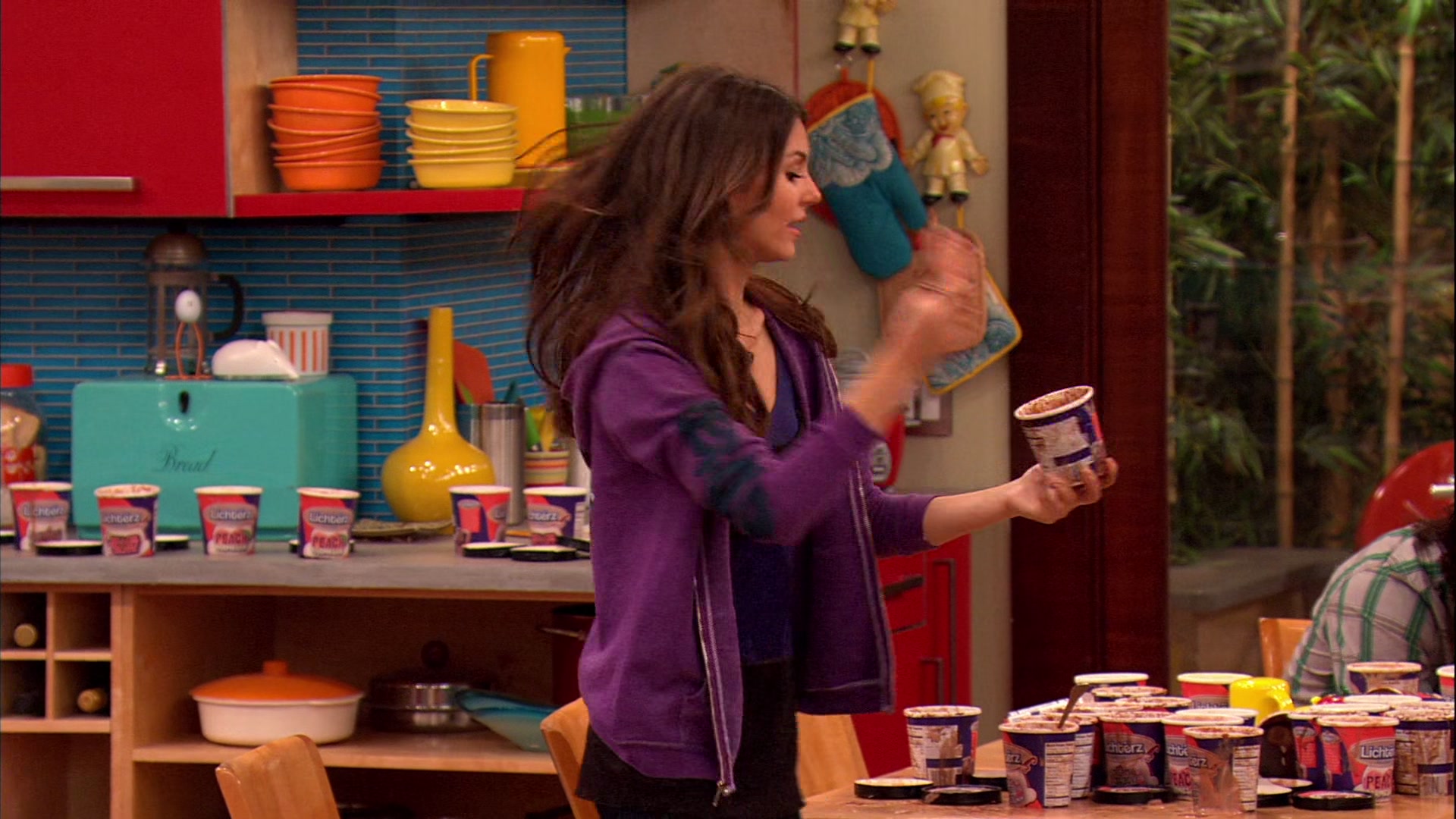 Victorious_S02E03_IceCreamForKe_ha_VJBR_2207.jpg