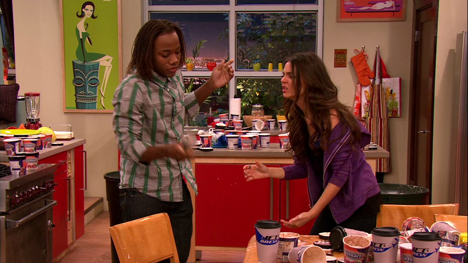 Victorious_S02E03_IceCreamForKe_ha_VJBR_2302.jpg