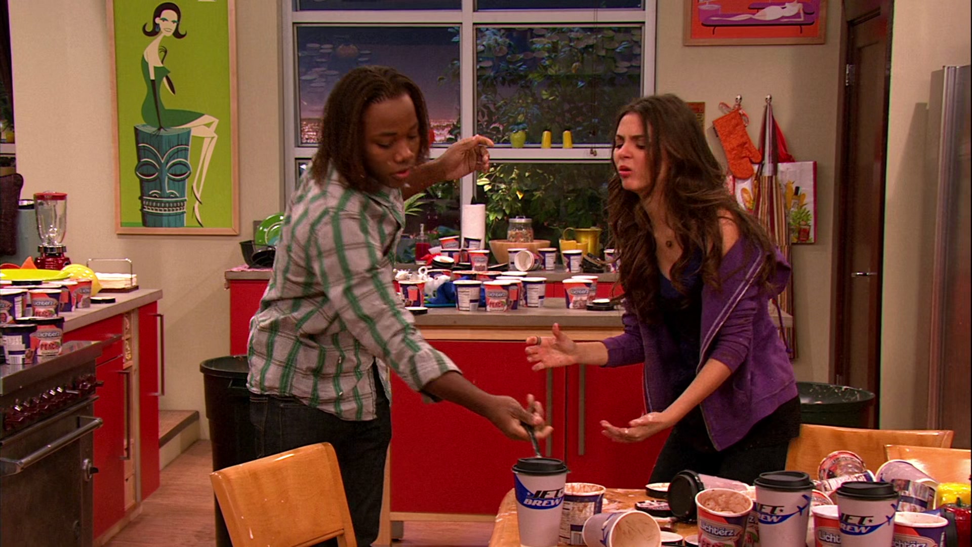 Victorious_S02E03_IceCreamForKe_ha_VJBR_2303.jpg