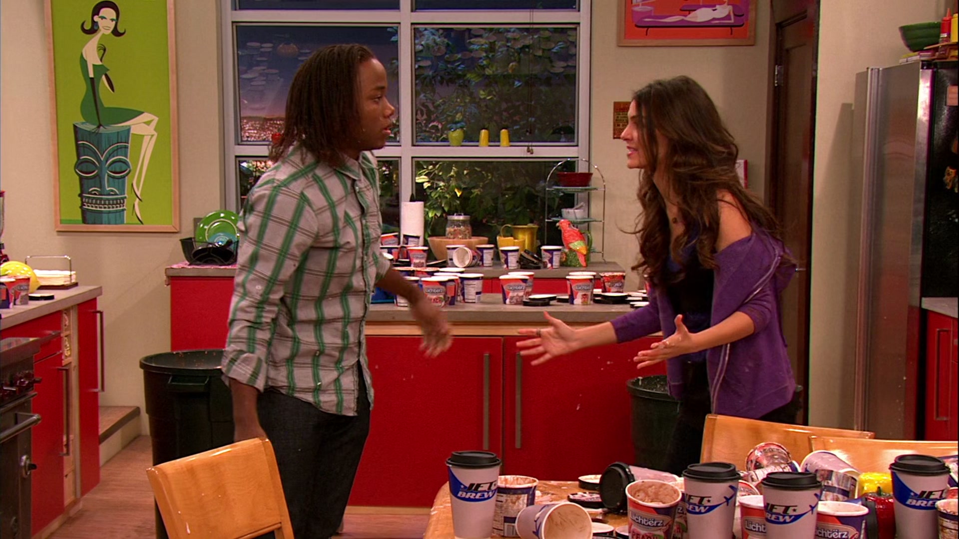 Victorious_S02E03_IceCreamForKe_ha_VJBR_2307.jpg