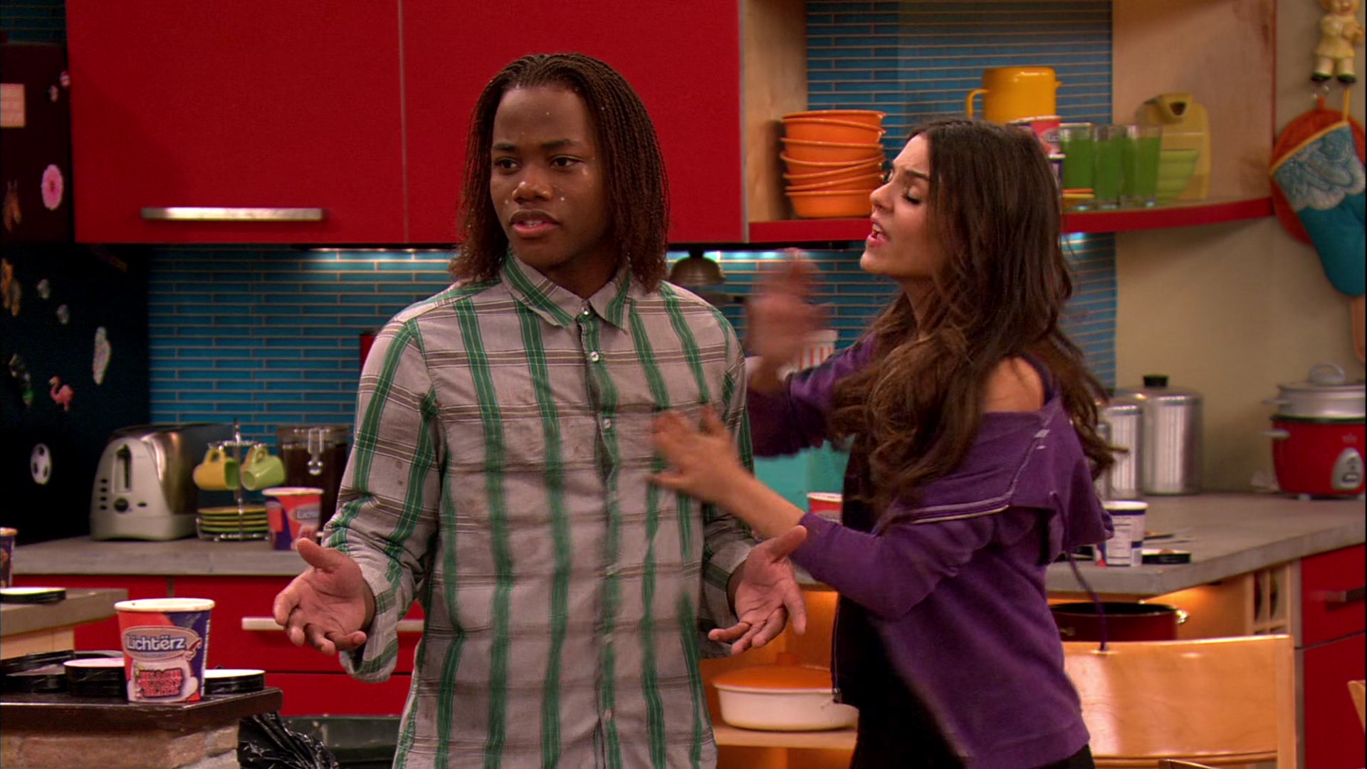 Victorious_S02E03_IceCreamForKe_ha_VJBR_2411.jpg