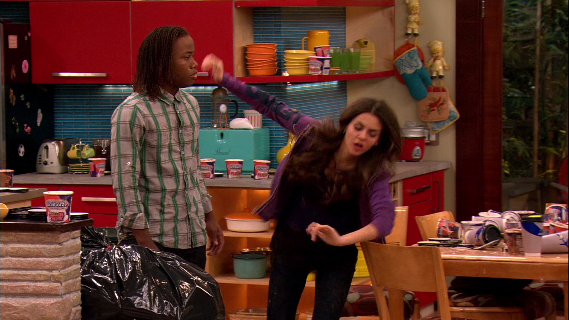 Victorious_S02E03_IceCreamForKe_ha_VJBR_2430.jpg