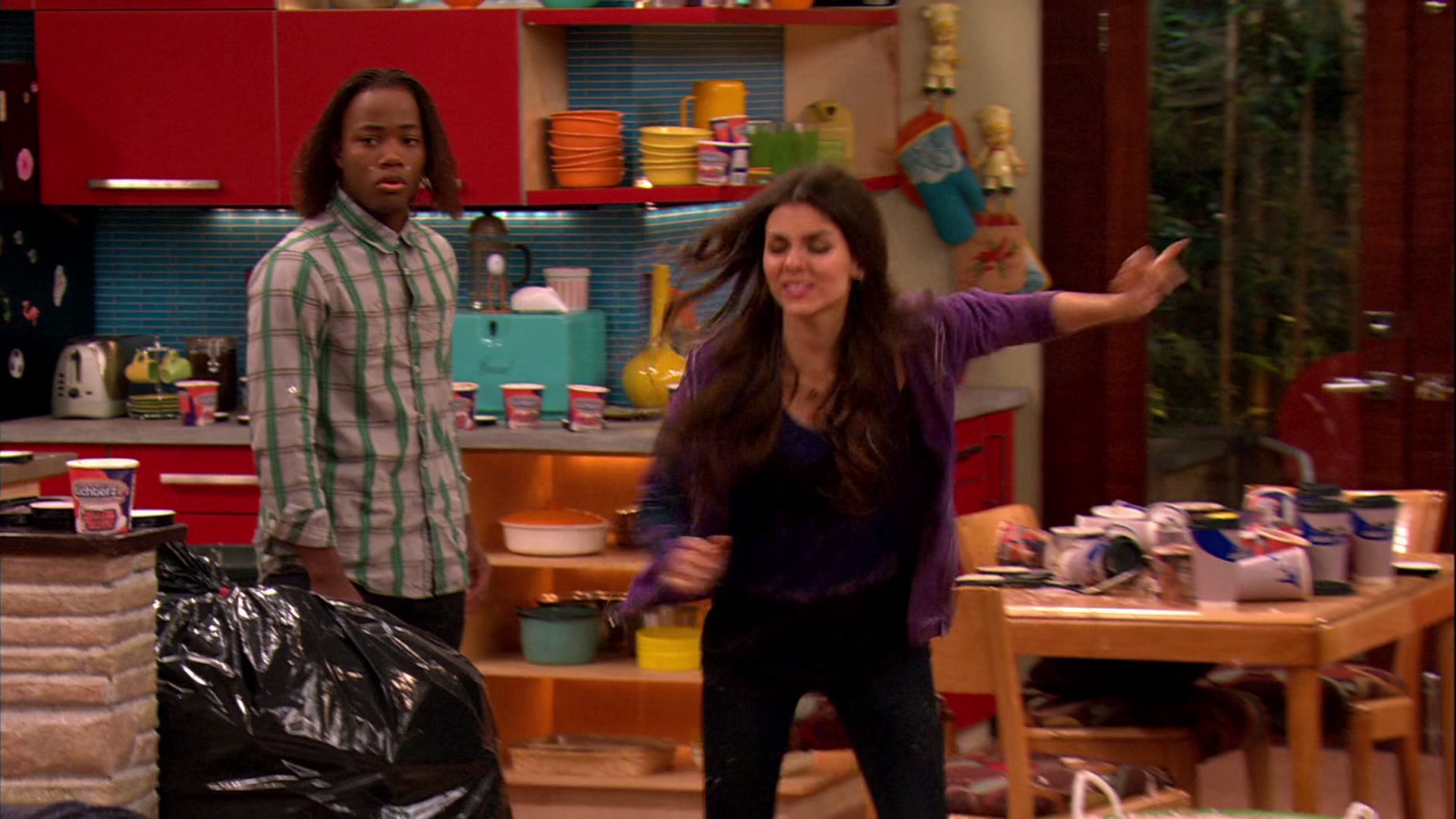 Victorious_S02E03_IceCreamForKe_ha_VJBR_2431.jpg