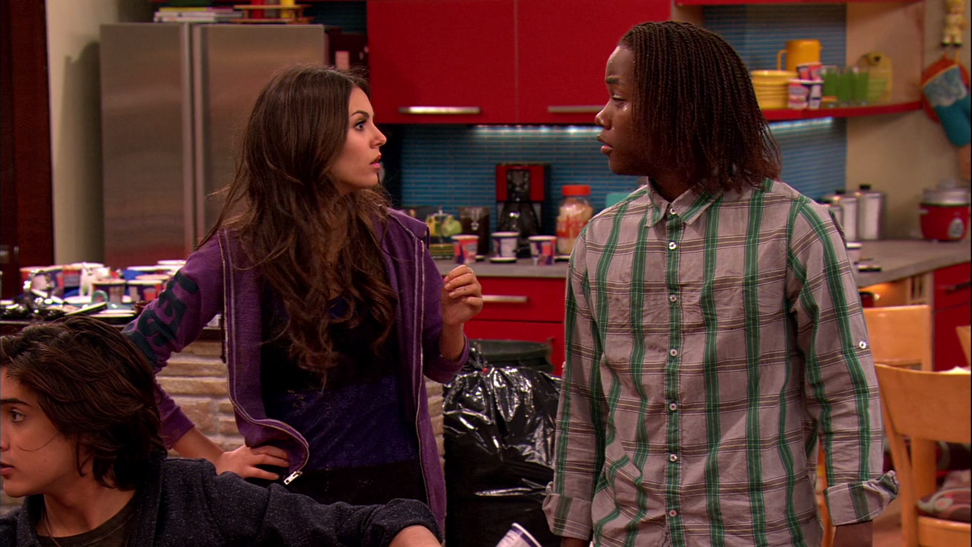 Victorious_S02E03_IceCreamForKe_ha_VJBR_2509.jpg