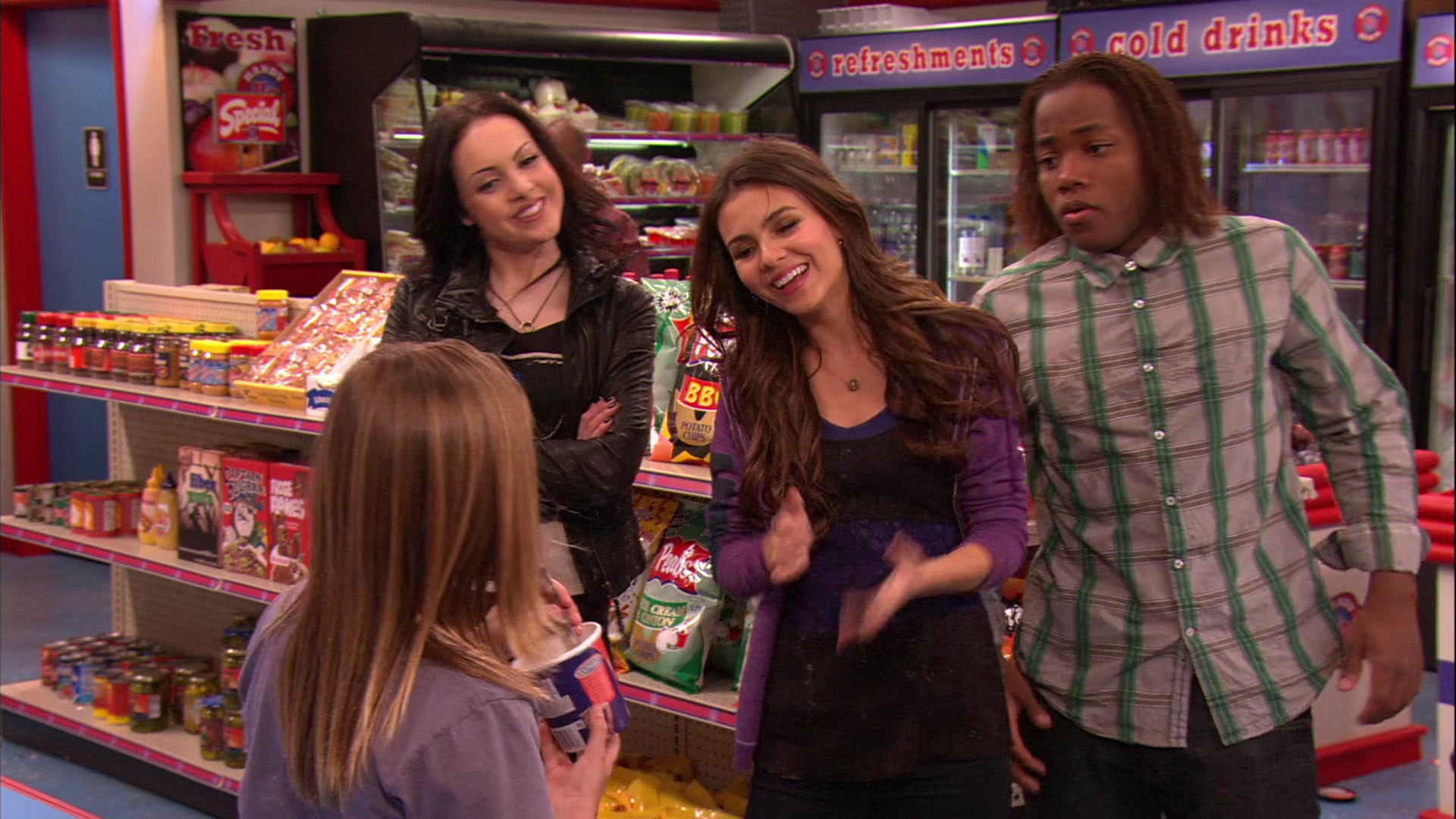 Victorious_S02E03_IceCreamForKe_ha_VJBR_2713.jpg