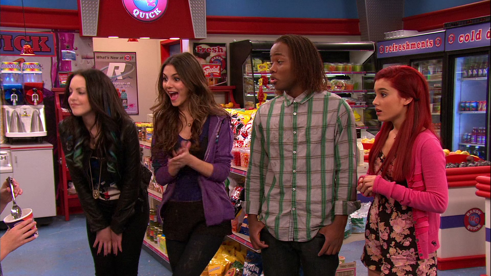 Victorious_S02E03_IceCreamForKe_ha_VJBR_2757.jpg