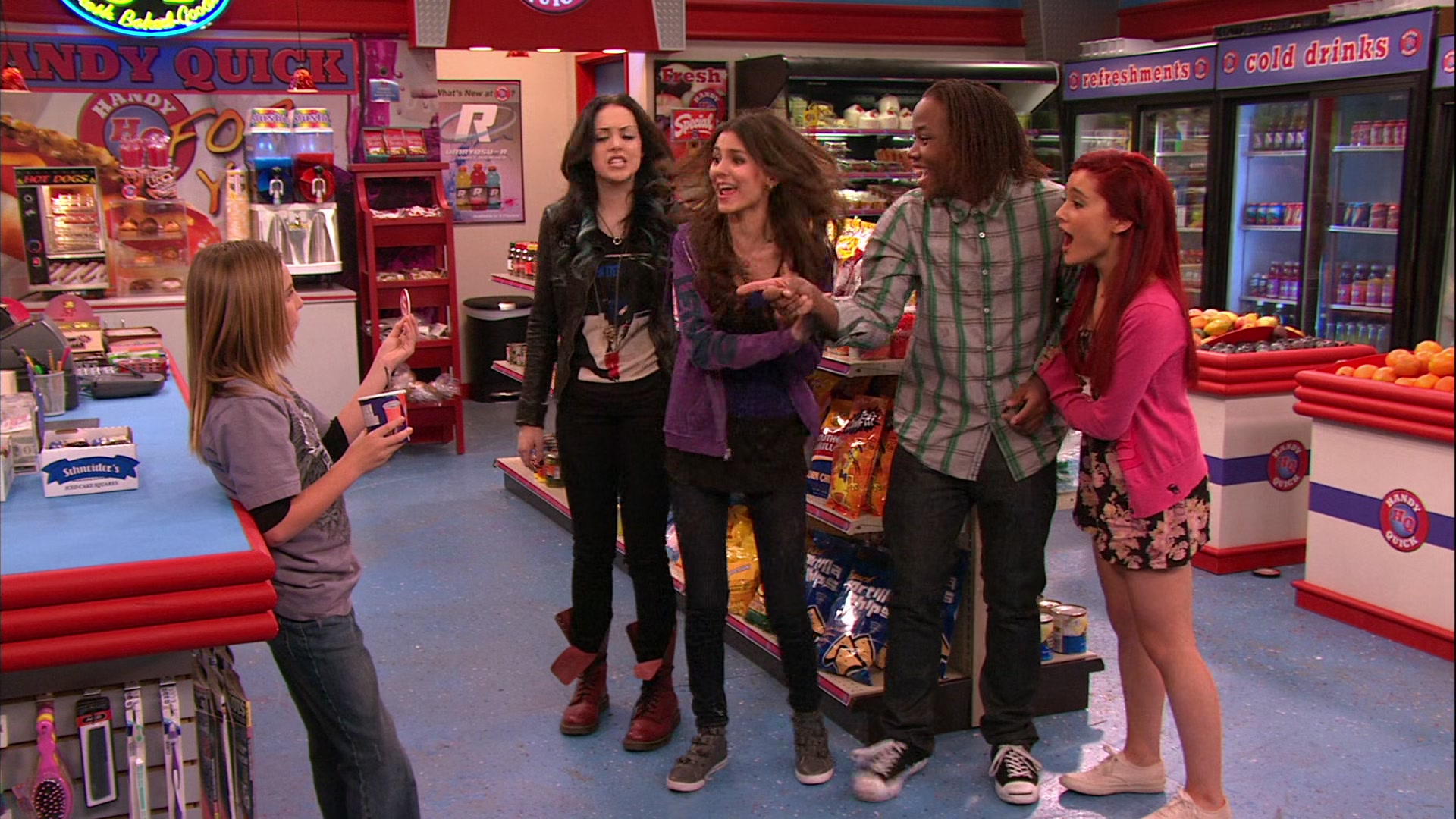 Victorious_S02E03_IceCreamForKe_ha_VJBR_2778.jpg