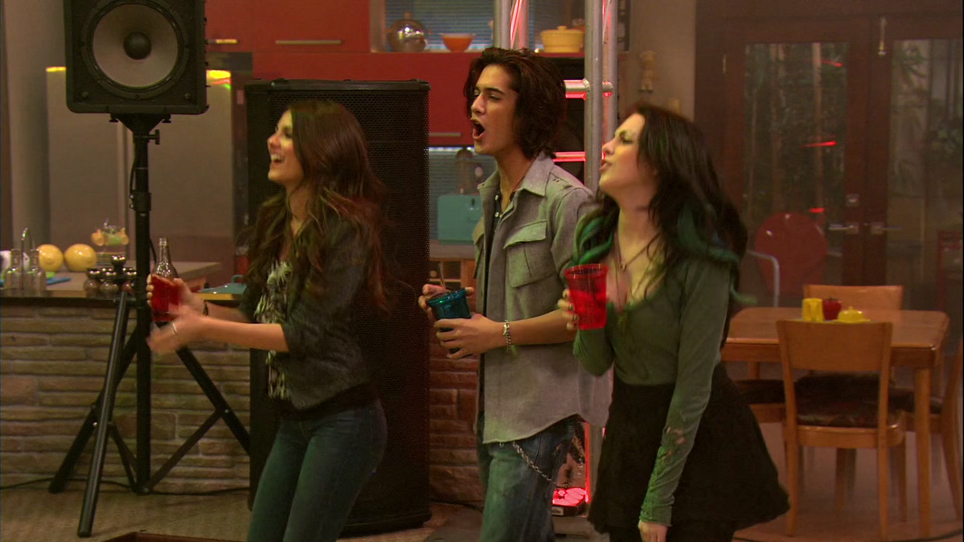 Victorious_S02E03_IceCreamForKe_ha_VJBR_2978.jpg