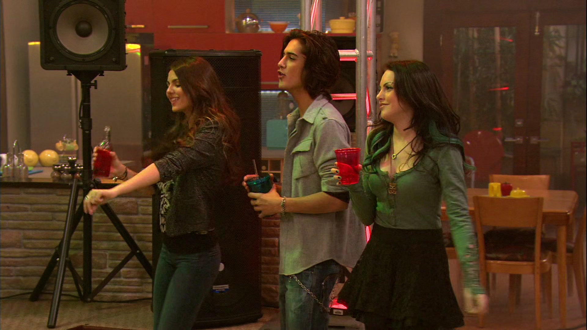 Victorious_S02E03_IceCreamForKe_ha_VJBR_2979.jpg