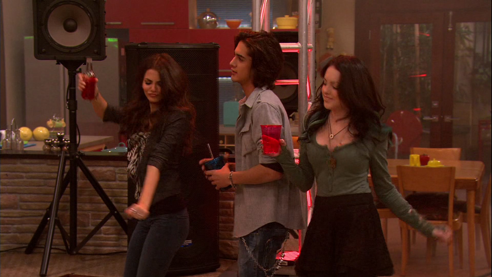 Victorious_S02E03_IceCreamForKe_ha_VJBR_2980.jpg