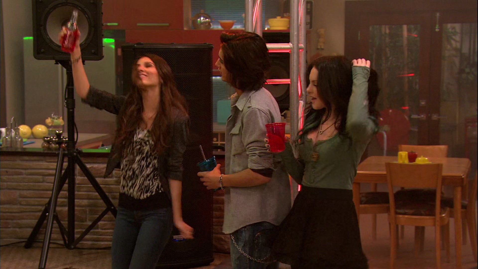 Victorious_S02E03_IceCreamForKe_ha_VJBR_2982.jpg