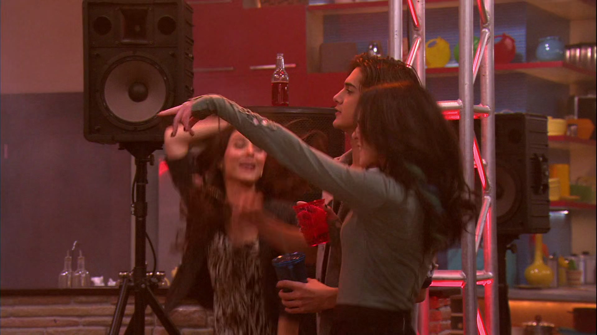 Victorious_S02E03_IceCreamForKe_ha_VJBR_3020.jpg