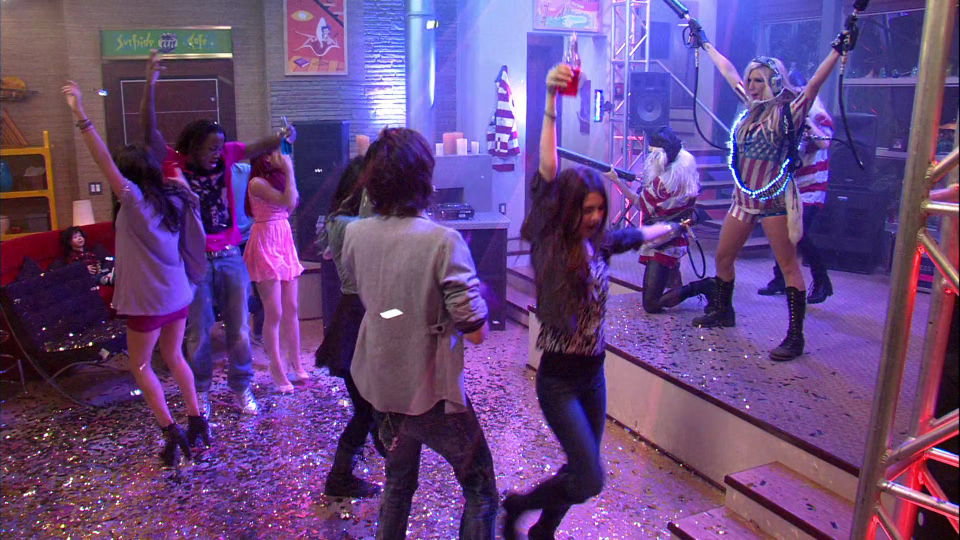 Victorious_S02E03_IceCreamForKe_ha_VJBR_3041.jpg