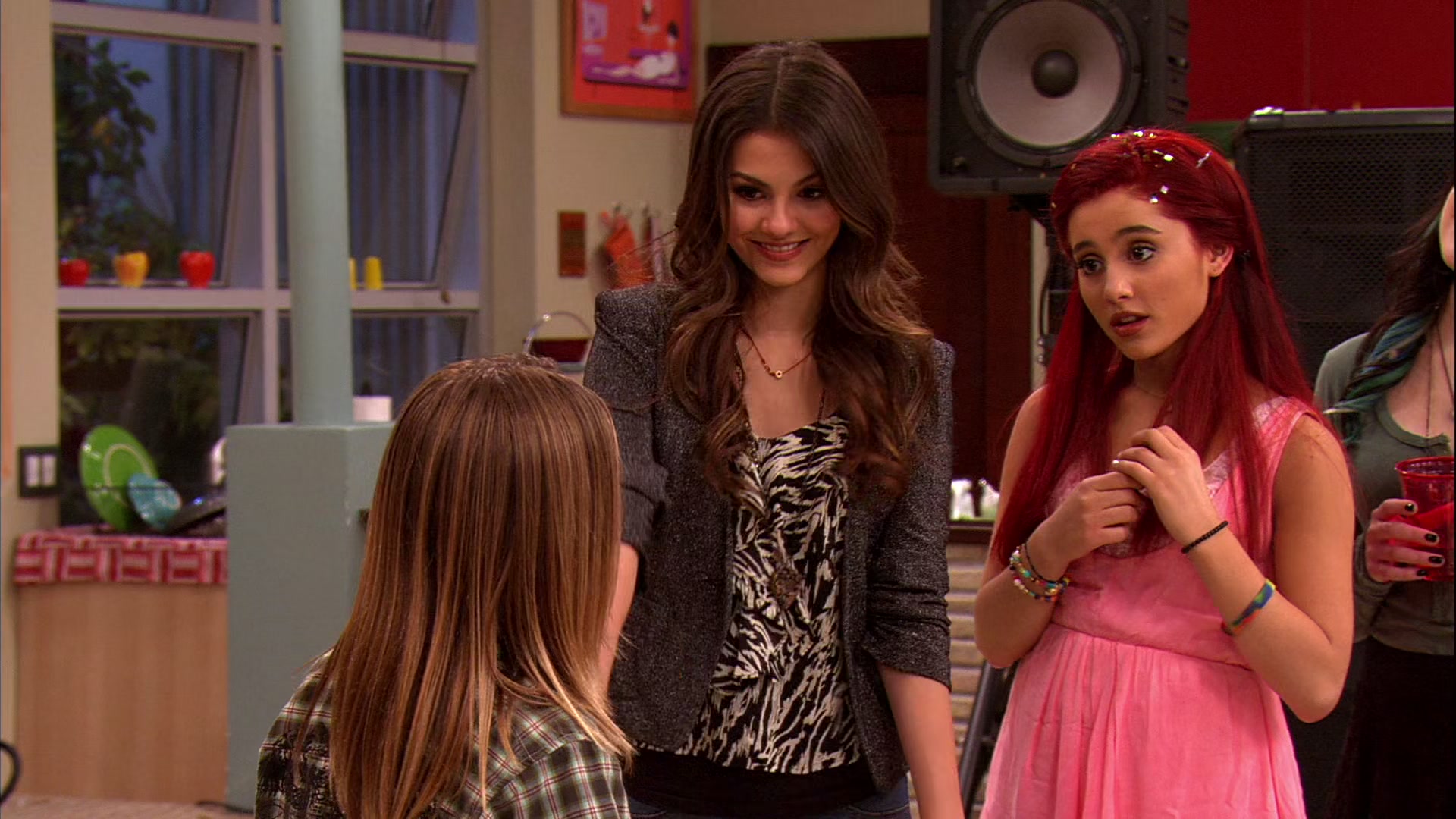 Victorious_S02E03_IceCreamForKe_ha_VJBR_3158.jpg