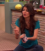 Victorious_S02E03_IceCreamForKe_ha_VJBR_1223.jpg