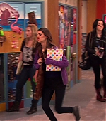 Victorious_S02E03_IceCreamForKe_ha_VJBR_1984.jpg