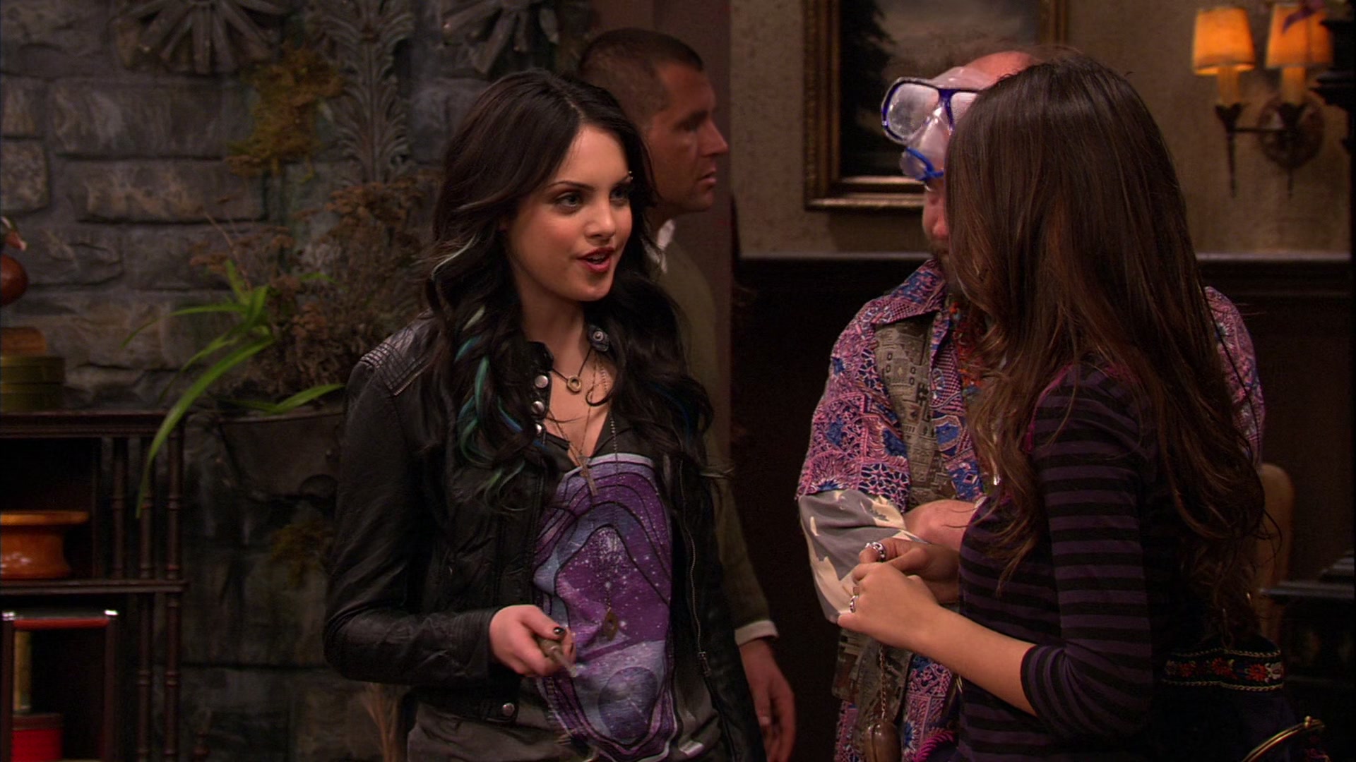 Victorious_S02E06_LockedUp_VJBR_1609.jpg