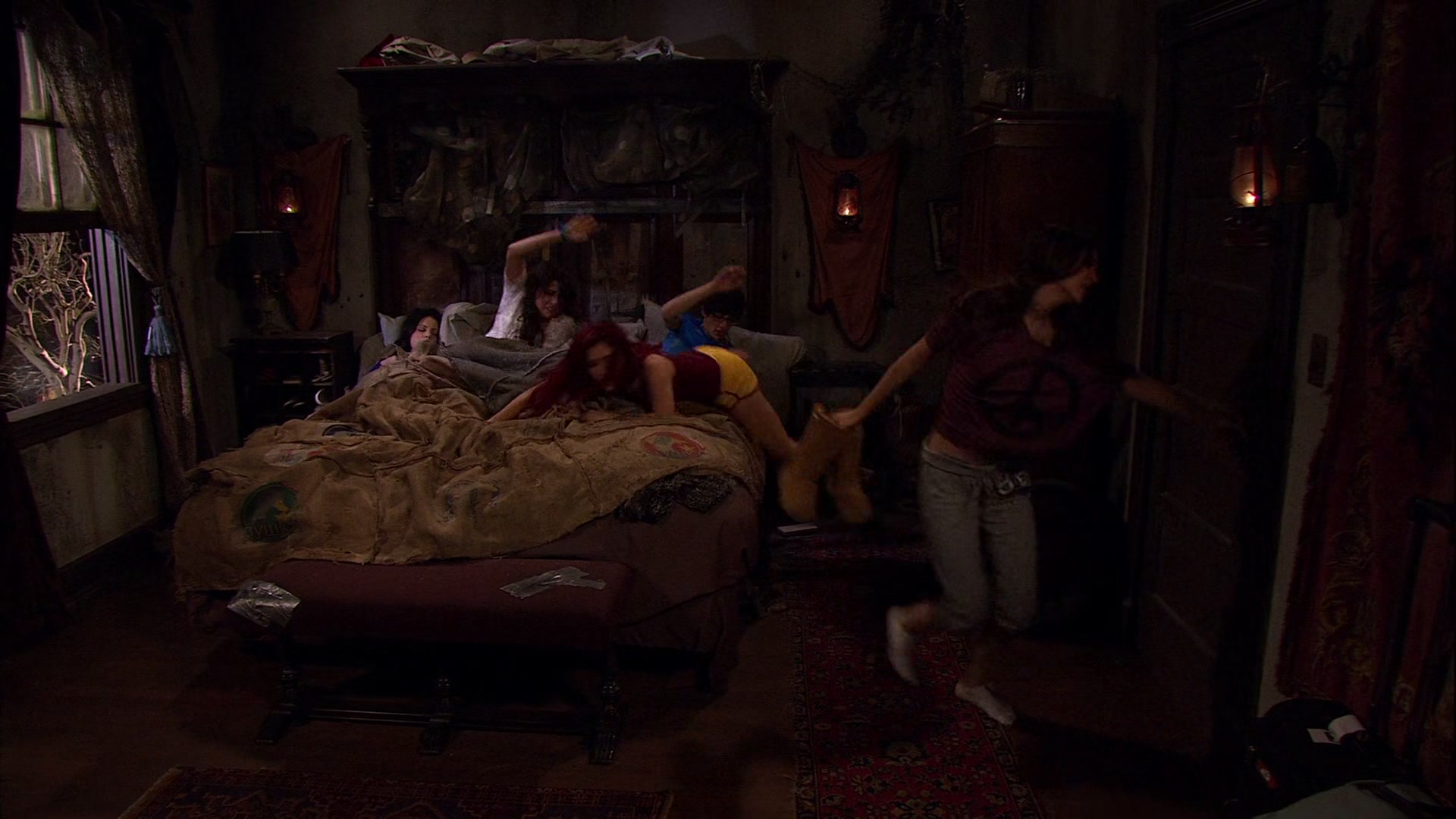 Victorious_S02E06_LockedUp_VJBR_2057.jpg