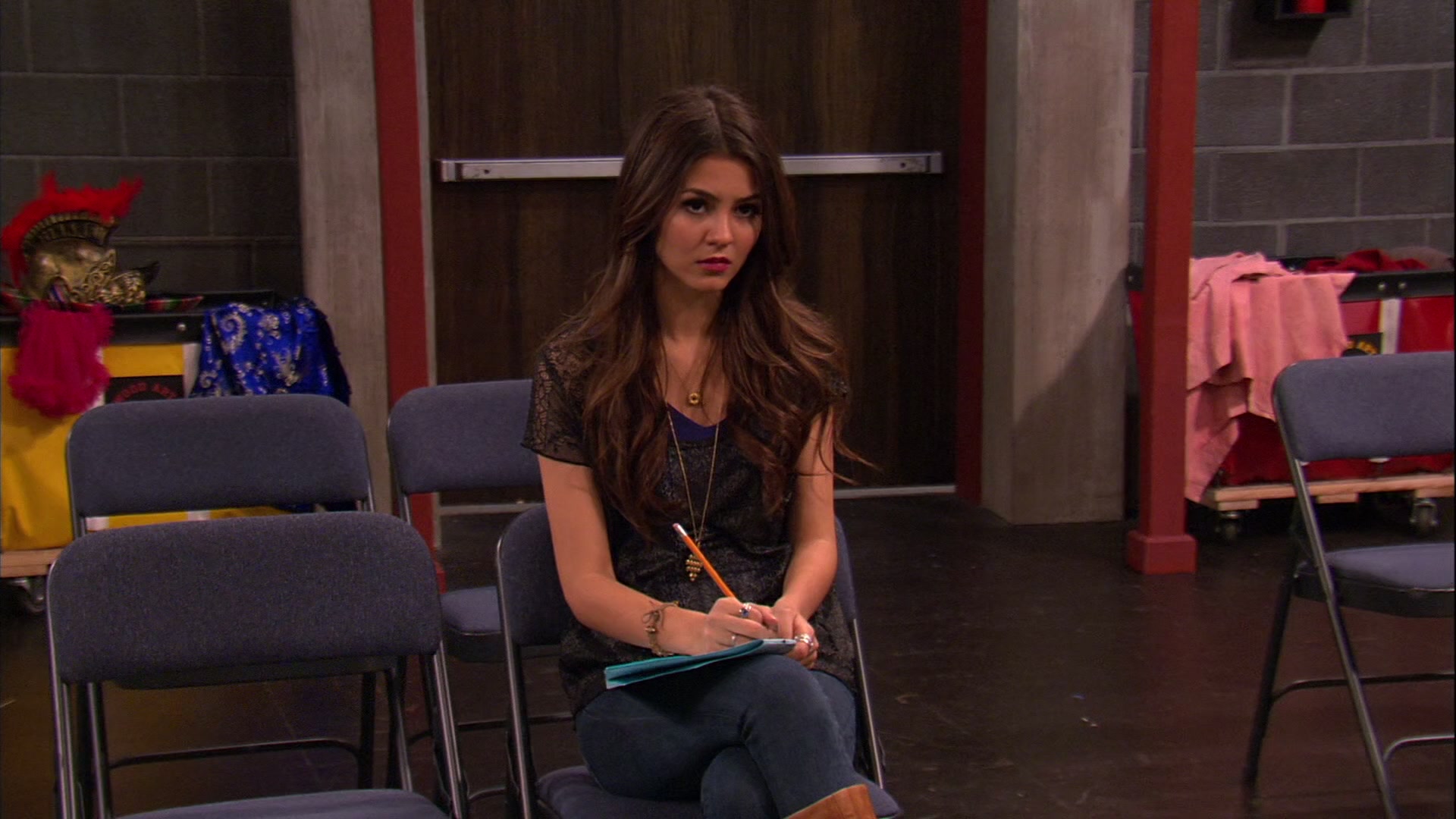 Victorious_S02E08_WhoDidItToTrina_VJBR_0077.jpg