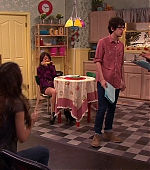 Victorious_S02E08_WhoDidItToTrina_VJBR_0041.jpg