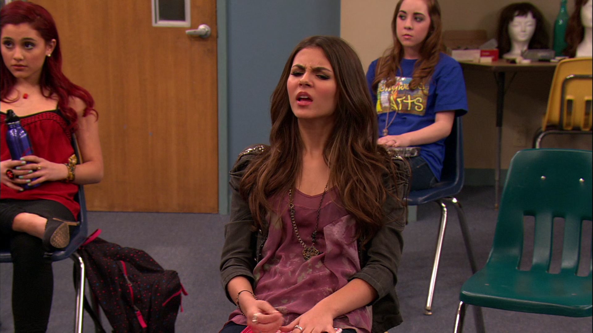 Victorious_S02E10_ToriTorturesTeacher_VJBR_0156.jpg