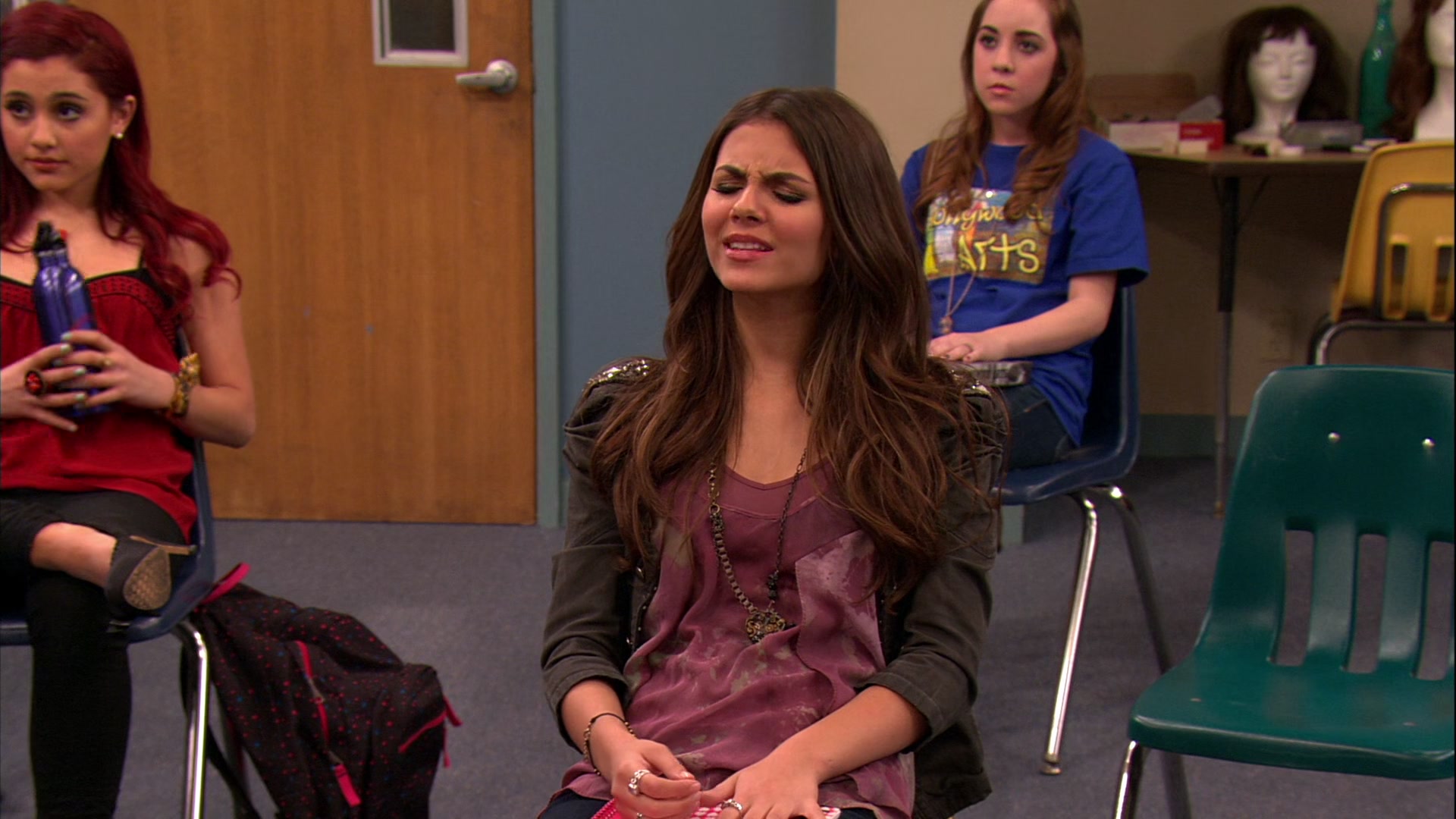 Victorious_S02E10_ToriTorturesTeacher_VJBR_0157.jpg