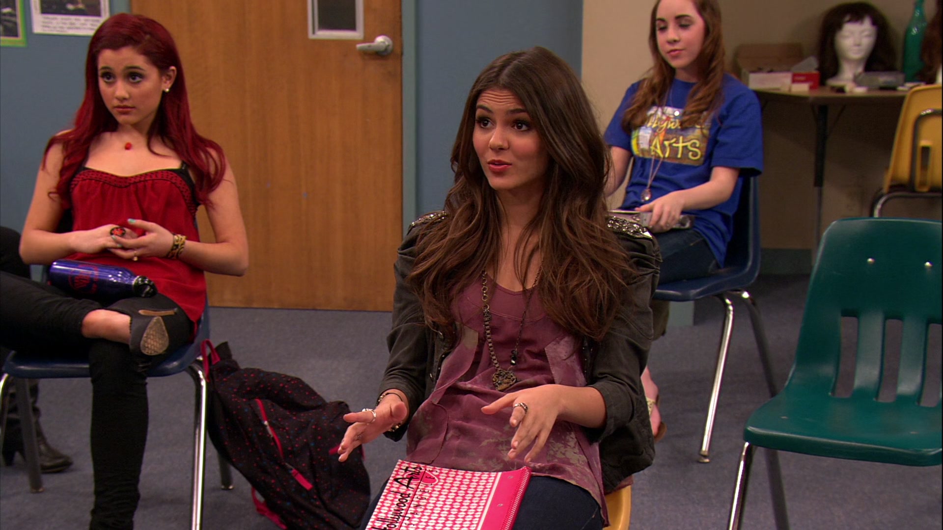 Victorious_S02E10_ToriTorturesTeacher_VJBR_0227.jpg