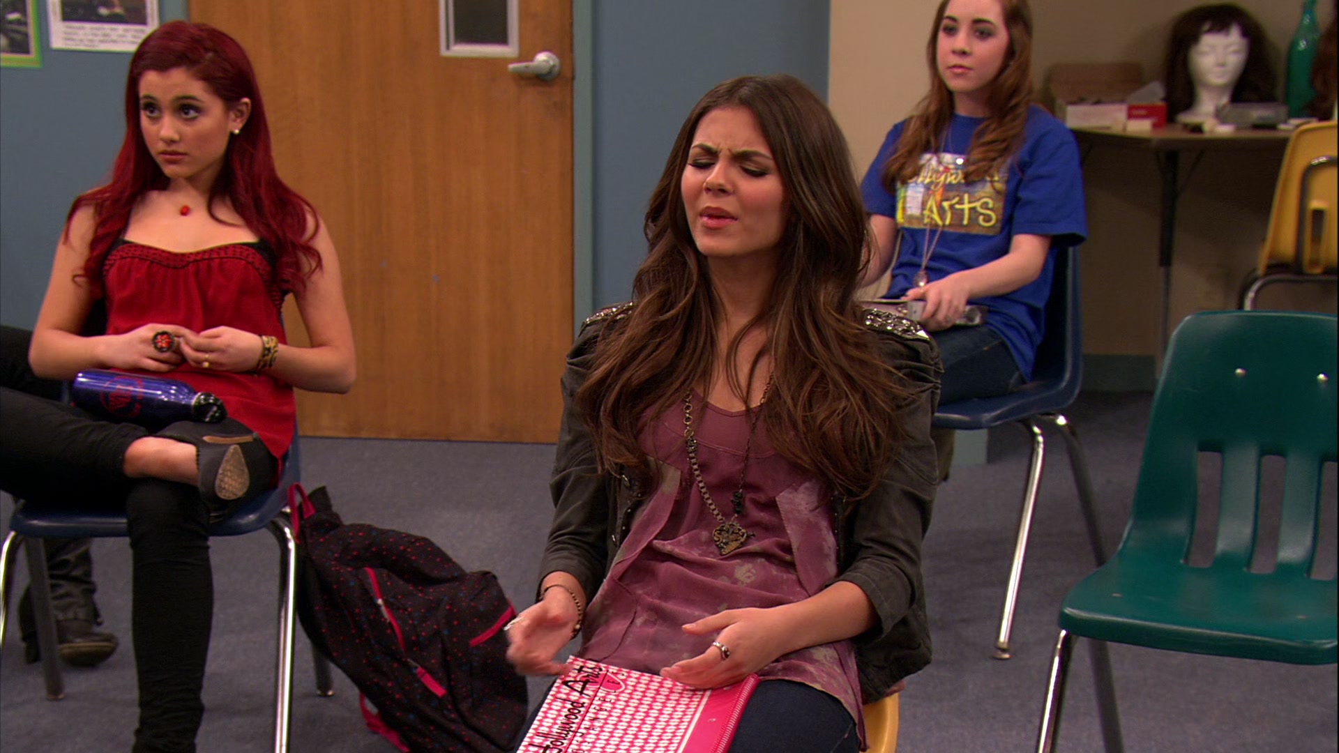 Victorious_S02E10_ToriTorturesTeacher_VJBR_0256.jpg