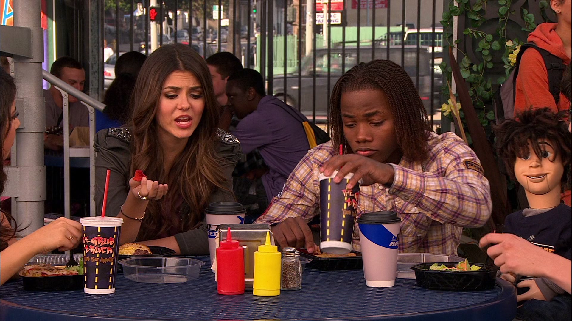 Victorious_S02E10_ToriTorturesTeacher_VJBR_0441.jpg