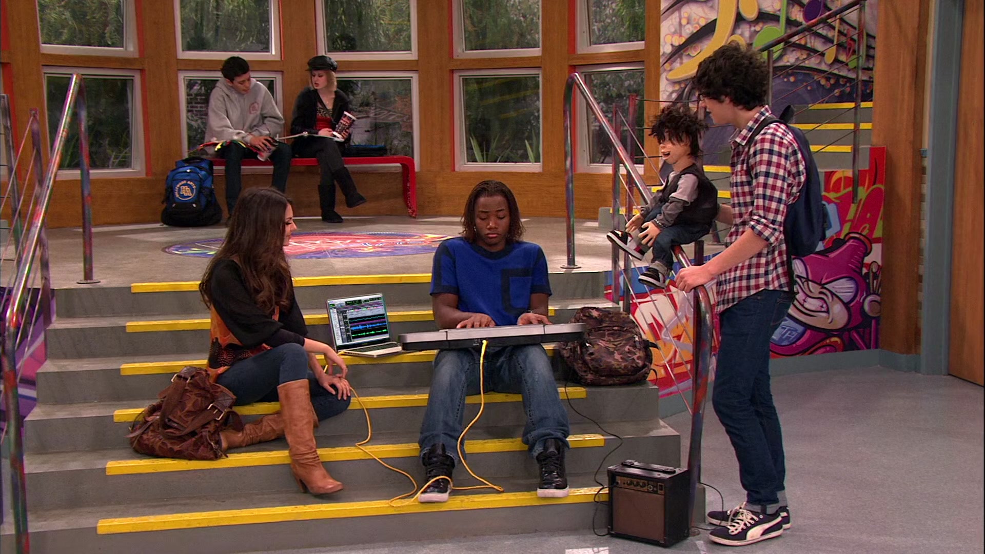 Victorious_S02E11_JadeGetsCrushed_VJBR_0015.jpg