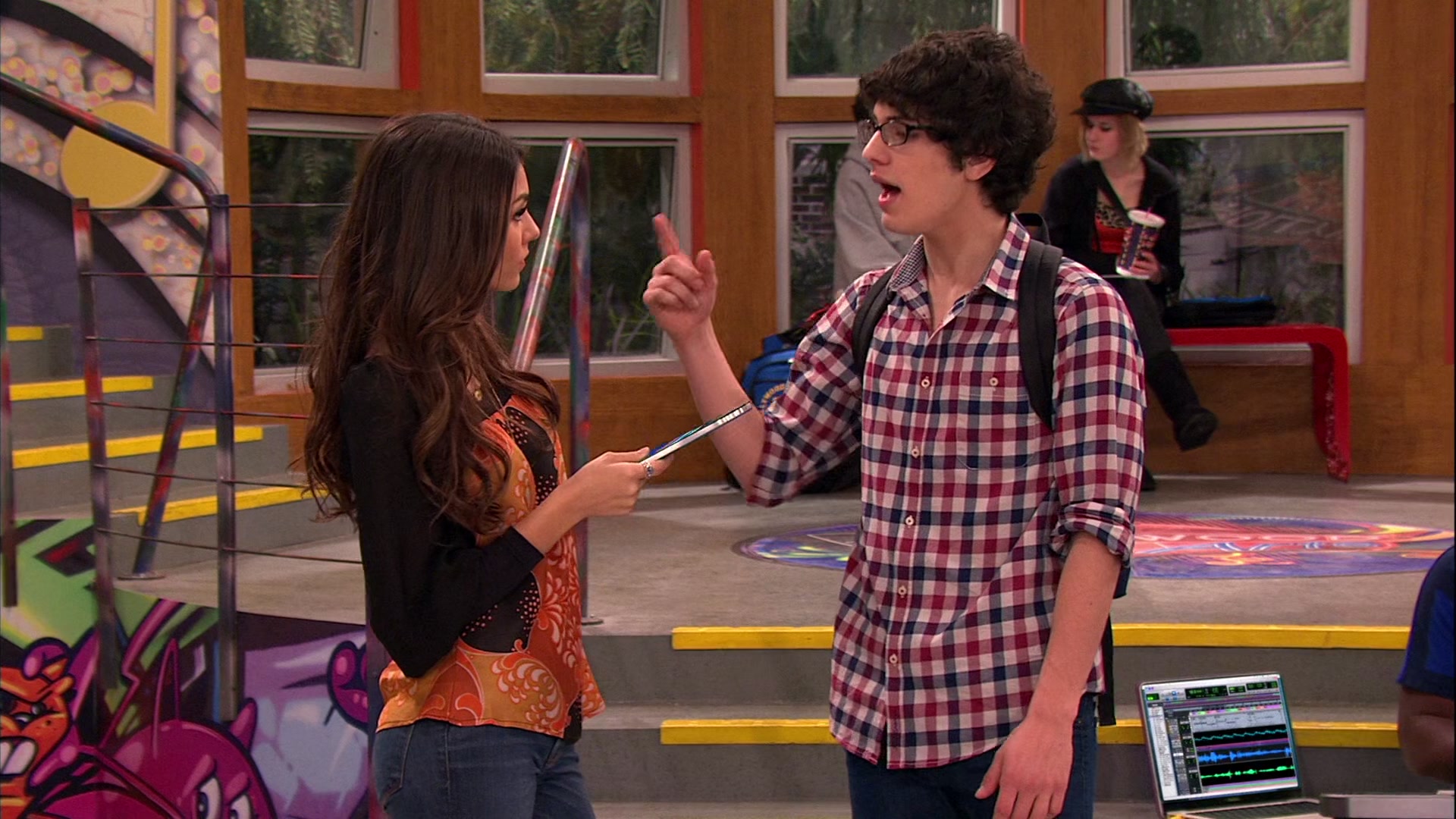 Victorious_S02E11_JadeGetsCrushed_VJBR_0143.jpg