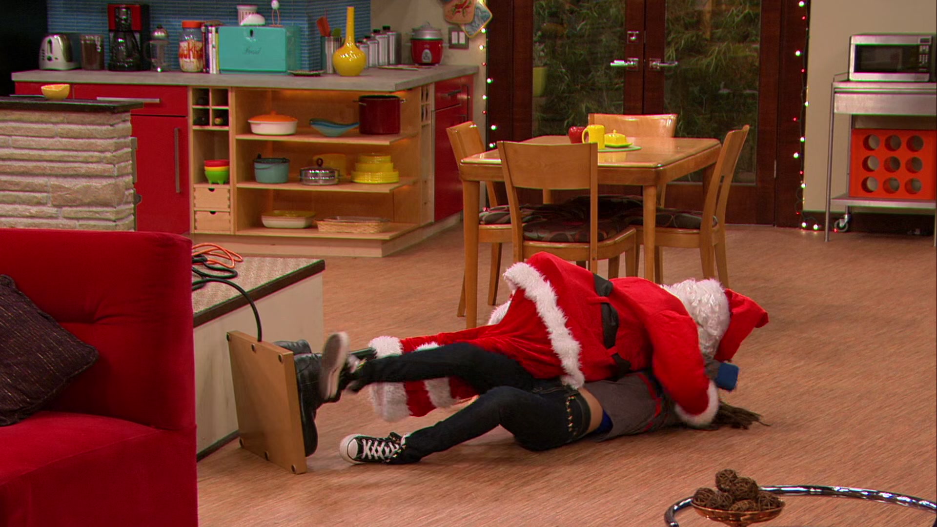 Victorious_S02E13_AChristmasTori_VJBR_0808.jpg