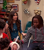 Victorious_S02E13_AChristmasTori_VJBR_0114.jpg