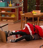 Victorious_S02E13_AChristmasTori_VJBR_0808.jpg