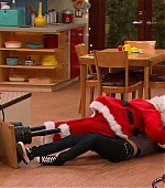 Victorious_S02E13_AChristmasTori_VJBR_0809.jpg