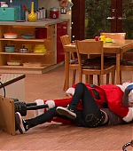 Victorious_S02E13_AChristmasTori_VJBR_0810.jpg